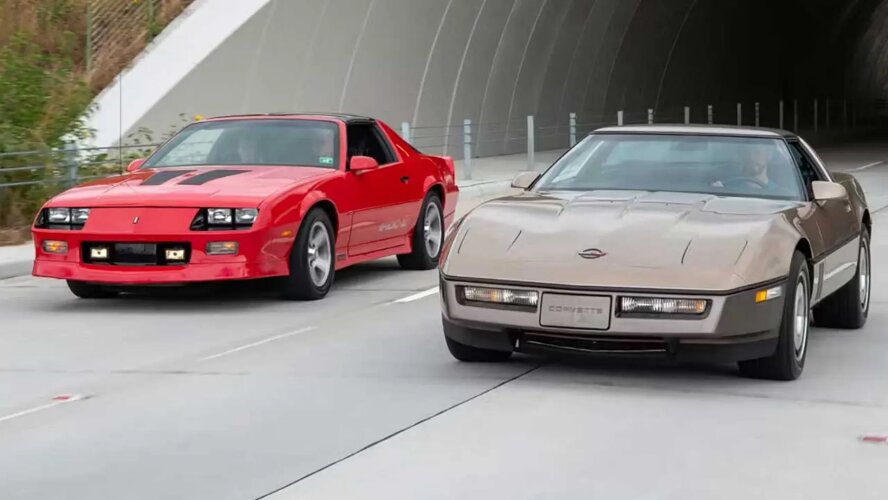 یادی از خودروهای عضلانی دهه ۸۰ میلادی، وقتی کامارو موستانگ را تحقیر می‌کرد