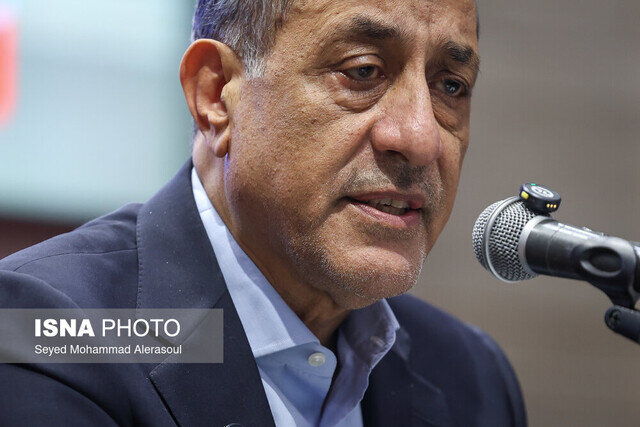 قائمپناه: بانکها کمربندها را محکم کنند/ نمیشود با عملکرد آنها به مردم گرانی تحمیل شود