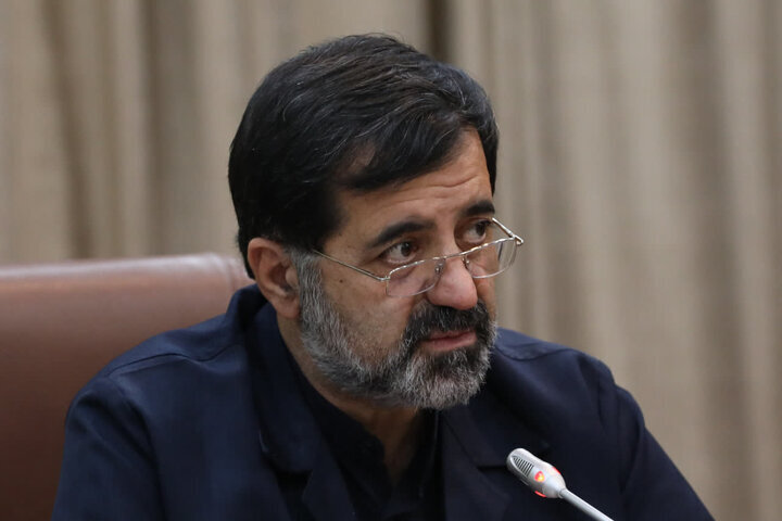 استاندار : تحول اداری، پیشران توسعه پایدار و ارتقای بهرهوری قم است