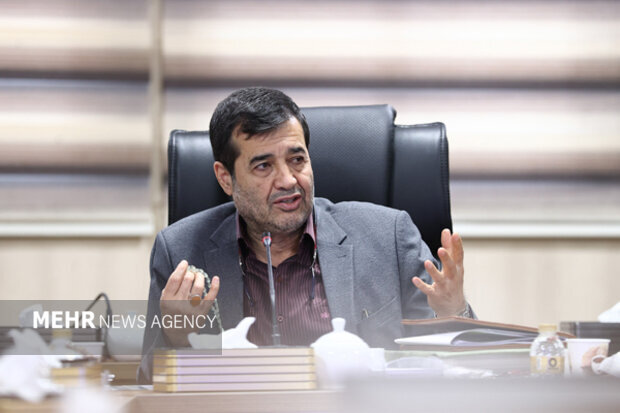 وزیر ورزش: داور برای شعارهای هنجارشکنانه می تواند بازی را قطع کند