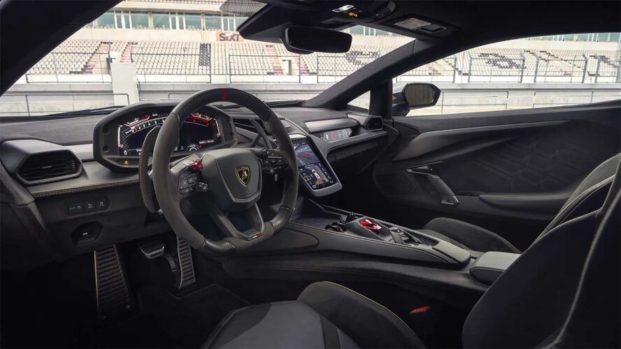 نبرد نهایی دوازده سیلندرها؛ لامبورگینی، فراری یا آستون‌مارتین؟