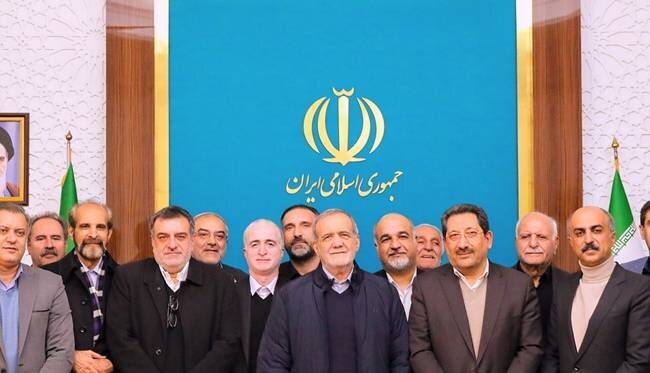 دیدار با معترضان