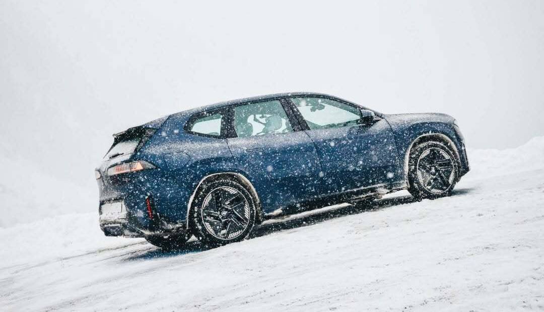 ب ام‌ و iX3 جدید، با کمی جادوی برفی