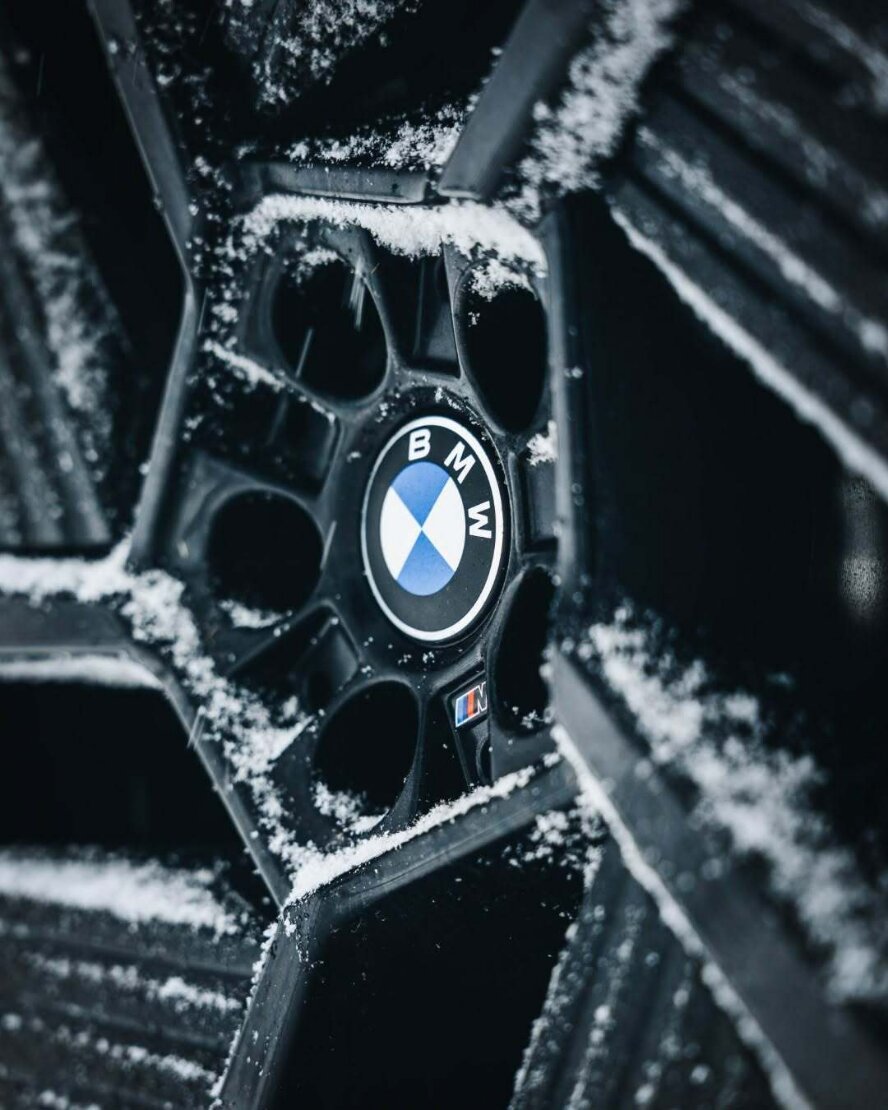 ب ام‌ و iX3 جدید، با کمی جادوی برفی