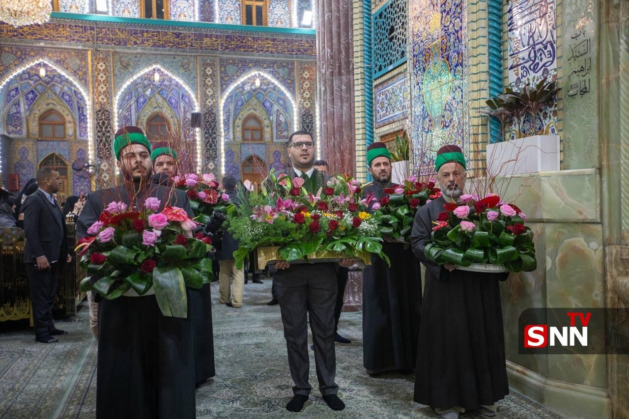 عکس/ گل‌آرایی عیدانه ضریح حرم امام حسین(ع) در آستانه سالروز ولادت امام علی(ع)