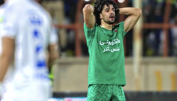 سنگ بزرگ مقابل پرسپولیس برای جذب یک مدافع