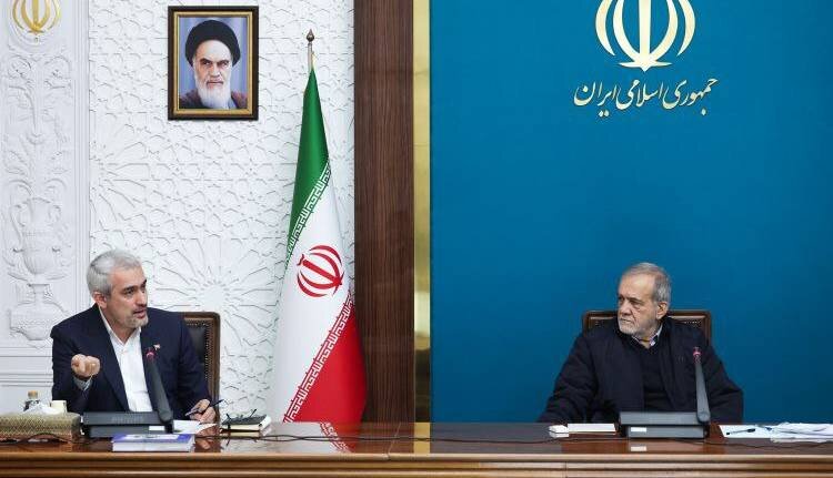 رئیس جمهور: تضعیف داخلی در شرایط فشار بیرونی به کشور آسیب جدی میزند