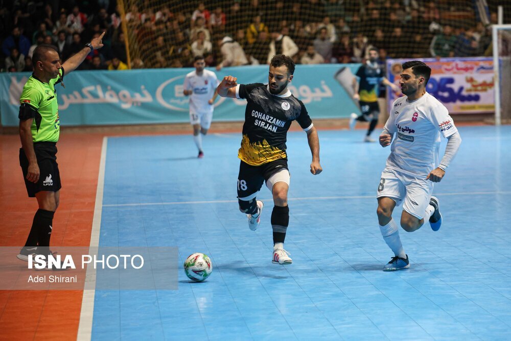 لیگ برتر فوتسال؛ گیتی پسند و گهر زمین سیرجان
