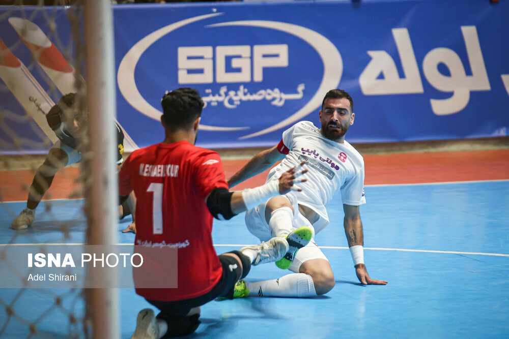 لیگ برتر فوتسال؛ گیتی پسند و گهر زمین سیرجان