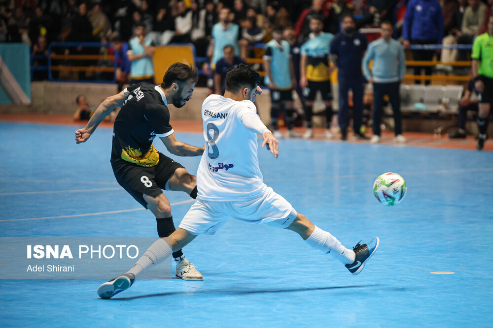 لیگ برتر فوتسال؛ گیتی پسند و گهر زمین سیرجان