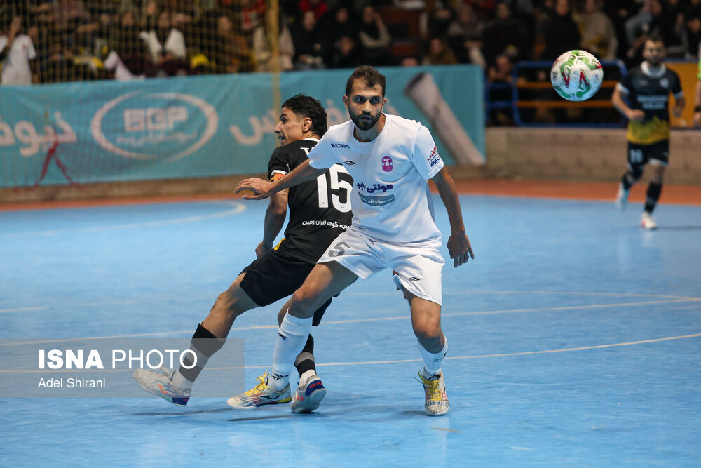 لیگ برتر فوتسال؛ گیتی پسند و گهر زمین سیرجان