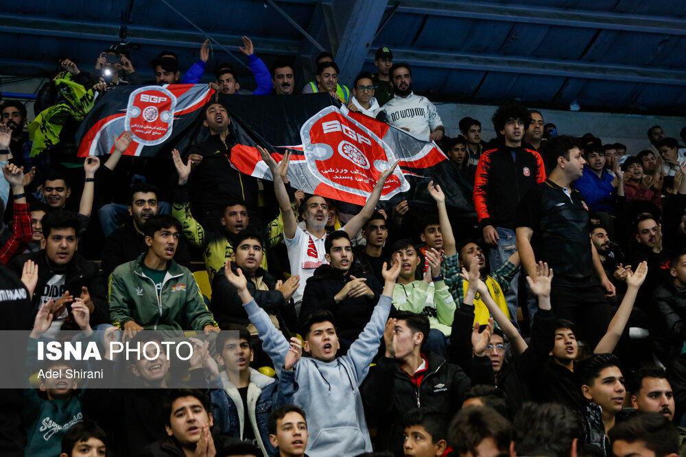 لیگ برتر فوتسال؛ گیتی پسند و گهر زمین سیرجان