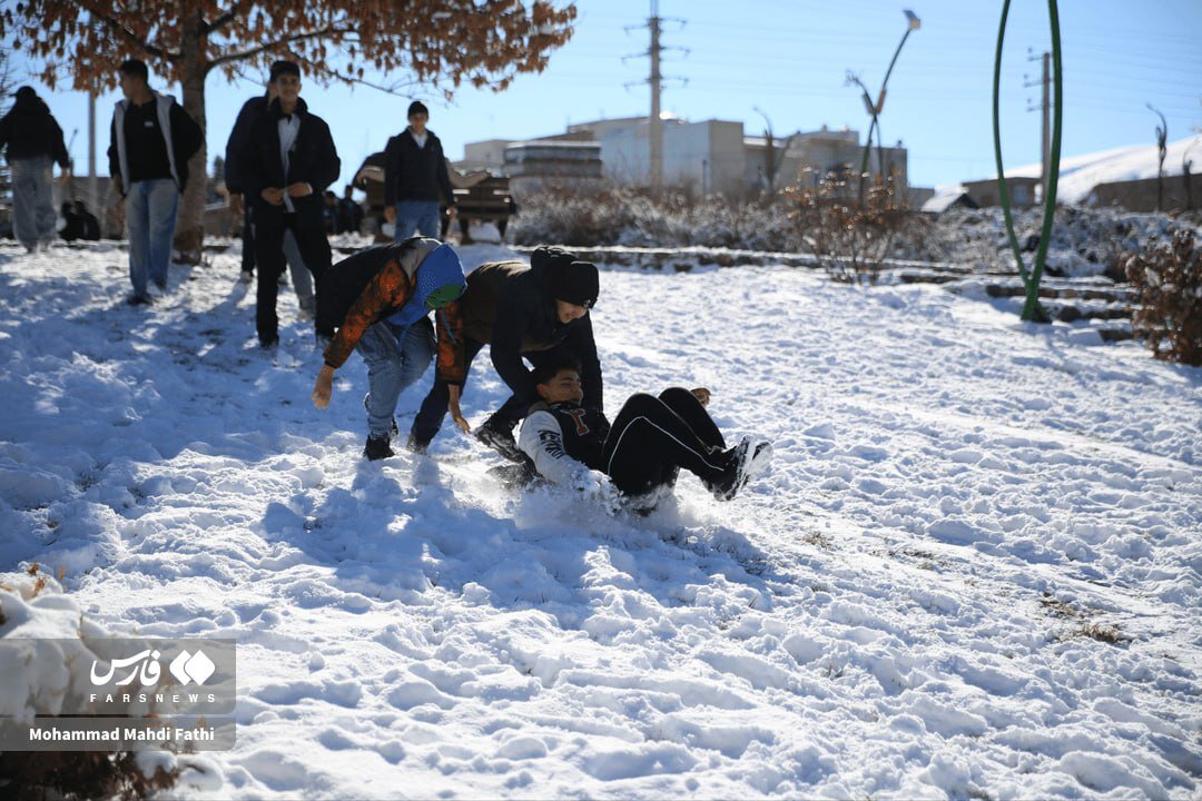شادی مردم ارومیه در زمستان برفی
