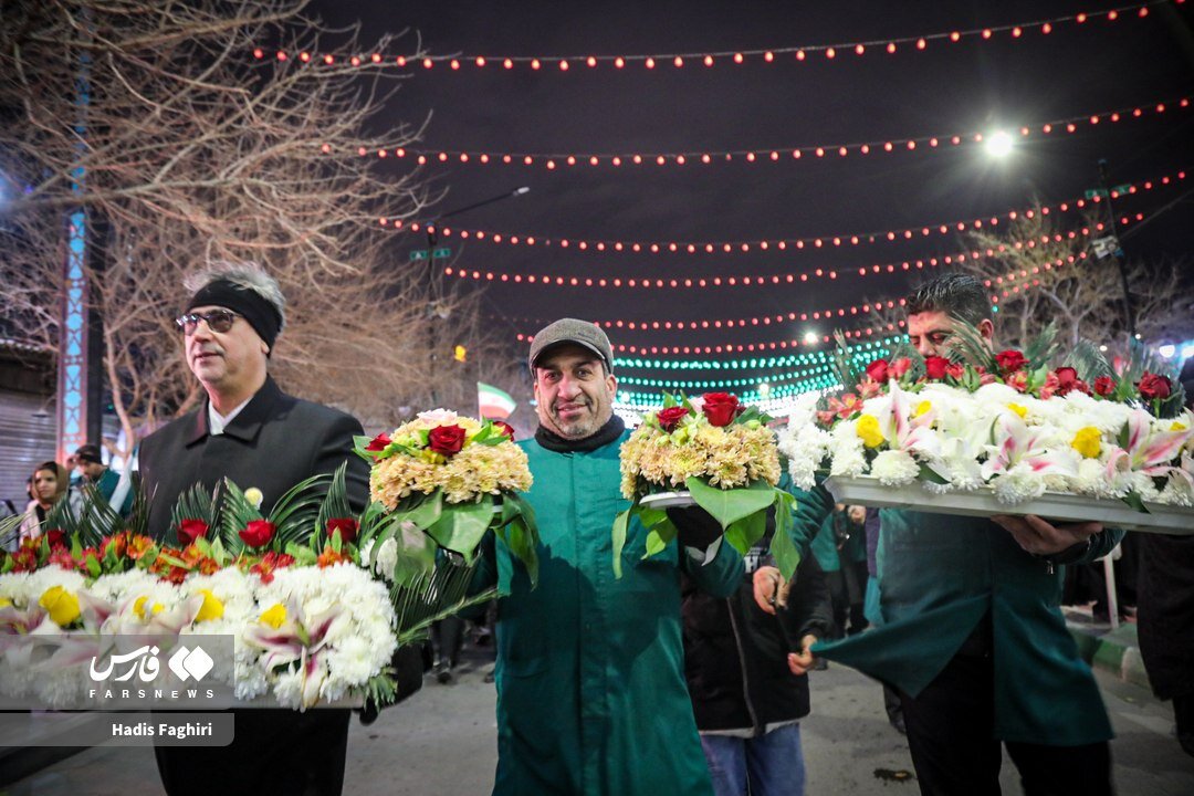 عکس/ گلباران حرم رضوی در شب میلاد امام جواد(ع)