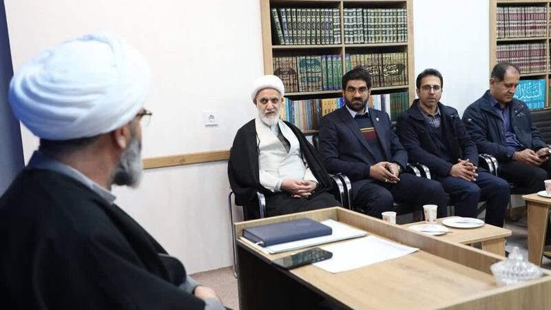 تاکید نماینده ولی‌فقیه بر لزوم گفت‌وگو و اقناع‌سازی دانشجویان