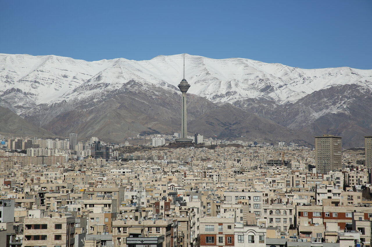 تصاویری از حال‌وهوای متفاوت پایتخت با آسمان آبی