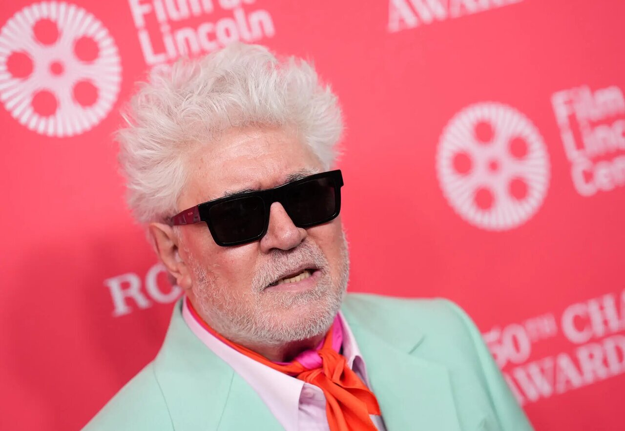 پدرو آلمودووار فیلم کیارستمی را به عنوان یکی از ۱۰ فیلم قرن انتخاب کرد