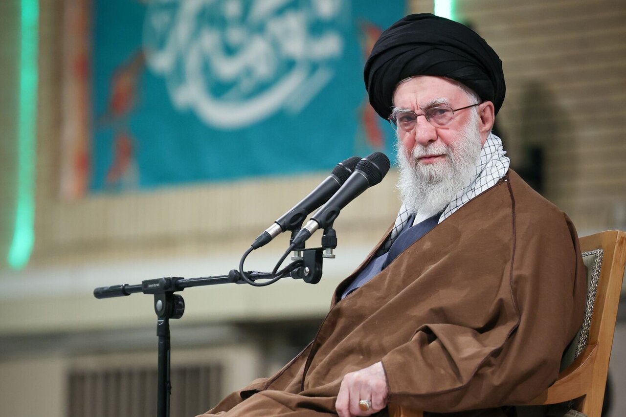 واکنش دفتر رهبر انقلاب به اظهارات سخیف ترامپ + عکس | کارت نظامی‌گری را رو کردند و به دیوار سفت و سختی خوردند