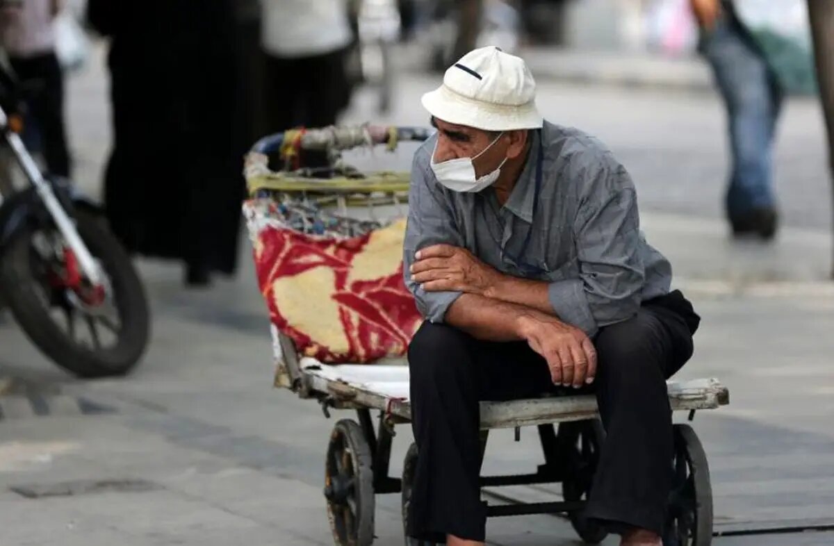 چرا کارگران و بازنشستگان تاوان می‌دهند؟/ مالیات سنگین با حقوق زیر ۱۰۰ دلار!