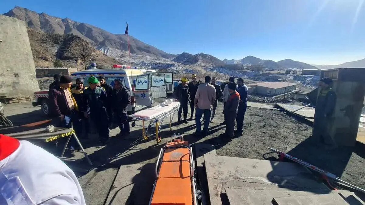 مصدومیت ۶ نفر در ریزش معدن بافق؛ ۲ نفر به مراکز درمانی منتقل شده‌اند