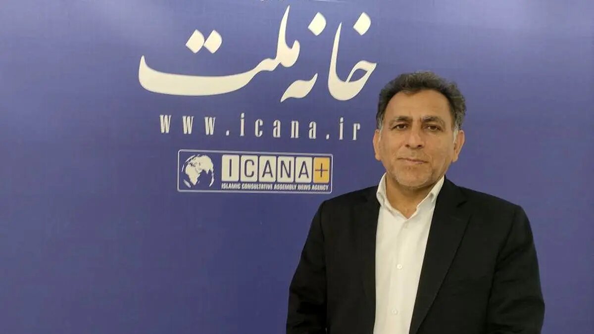 یک پای دولت وفاق لنگ و پای دیگرش پیر و فرتوت است