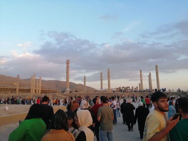 حمایت حقوقی و قضایی از گردشگران داخلی و خارجی در فارس