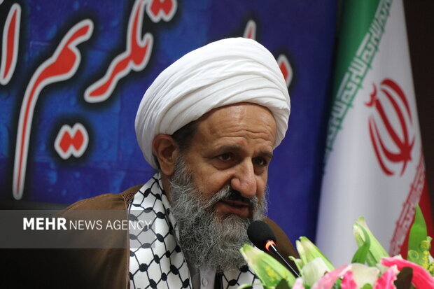 امام جمعه قرچک: پدران شهدا، اسطورههای صبر و ایثارند