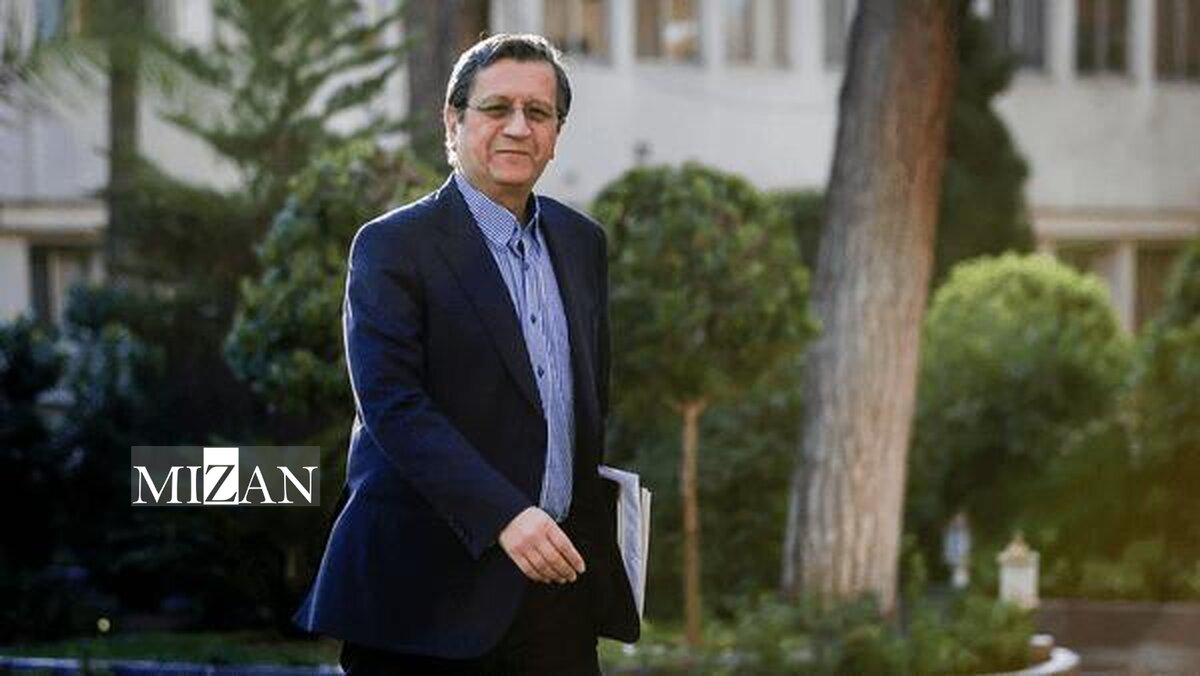 همتی: بساط فساد و رانت ناشی از چندنرخی‌بودن ارز را جمع می‌کنیم/ بازگشت ثبات به اقتصاد کشور در روزهای آینده