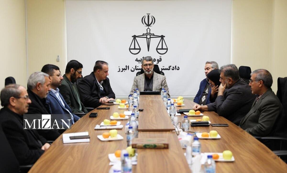 اهدای احکام اعضای جدید هیئت منصفه دادگاه مطبوعات استان البرز