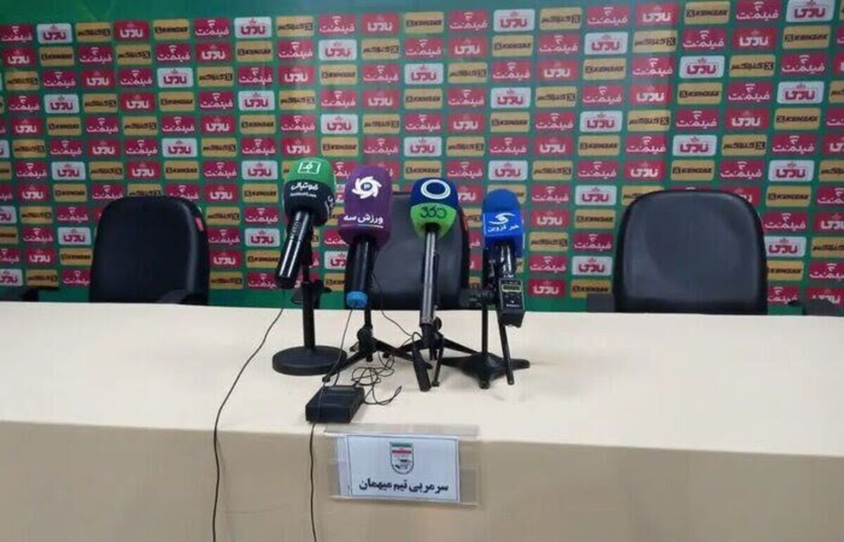 سرمربی استقلال تهران در نشست خبری پیش از بازی با سپاهان حضور نیافت