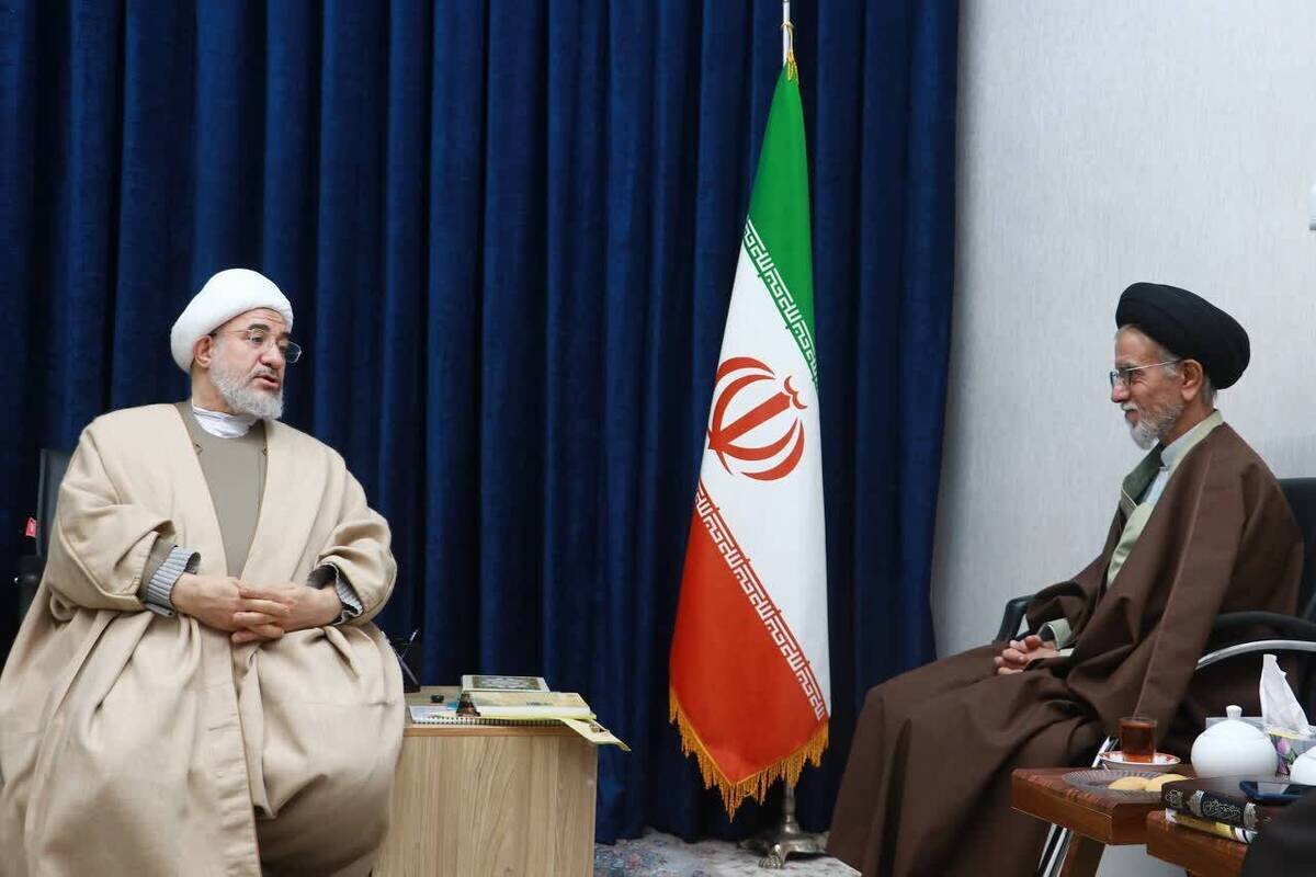 دیدار رئیس ستاد مرکزی اعتکاف با آیت‌الله اراکی/ ثبت‌نام یک‌ونیم میلیون نفر در اعتکاف رجب ۱۴۰۴