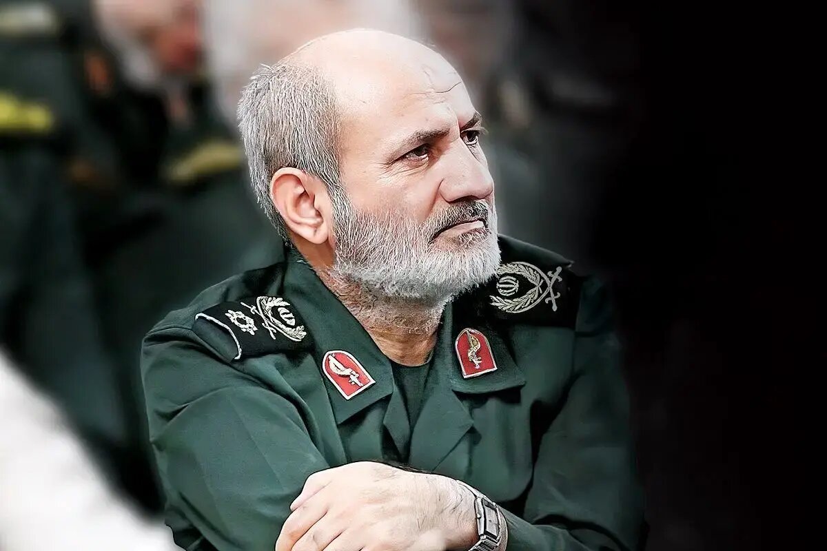 نشان ویژه مشهدالرضا به شهید کاظمی، فرمانده اطلاعات سپاه که در دفاع مقدس 12 روزه به شهادت رسید، اهدا شد + فیلم