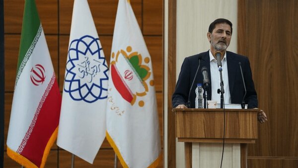المان مقدس اردبیلی و شاه اسماعیل صفوی در شهر اردبیل نصب می‌شود