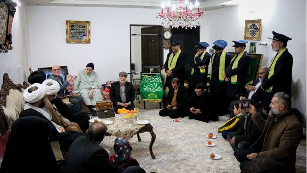 تکریم اهالی رسانه قم از پدر و مادر شهیدان محرابیان