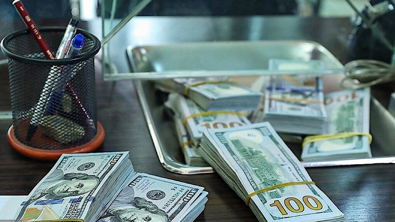 آیا همتی می‌تواند ترمز ارز را بکشد؟