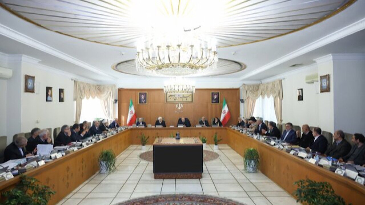 تاکید پزشکیان بر پیگیری مطالبات فعالان اقتصادی در دولت