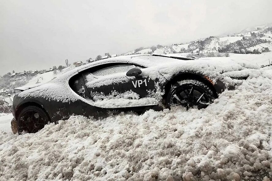 آزمایش‌های زمستانی بوگاتی توربیون و مدفون شدن در برف!