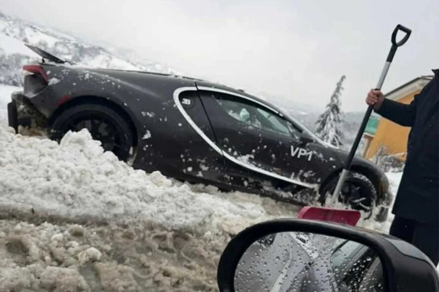 آزمایش‌های زمستانی بوگاتی توربیون و مدفون شدن در برف!