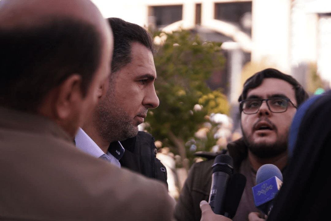 عکس/ حضور زائران روسی بر سر مزار حاج‌قاسم