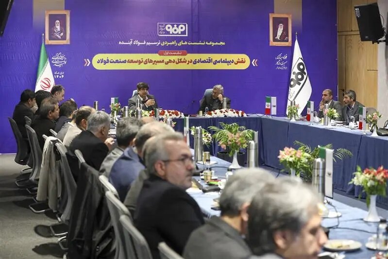 فولاد مبارکه در آینده صاحب تکنولوژی و ارائهدهنده دانش فنی خواهد بود