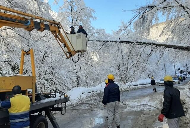 تا اوایل هفتە آیندە برق همه روستاهای کردستان وصل میشود