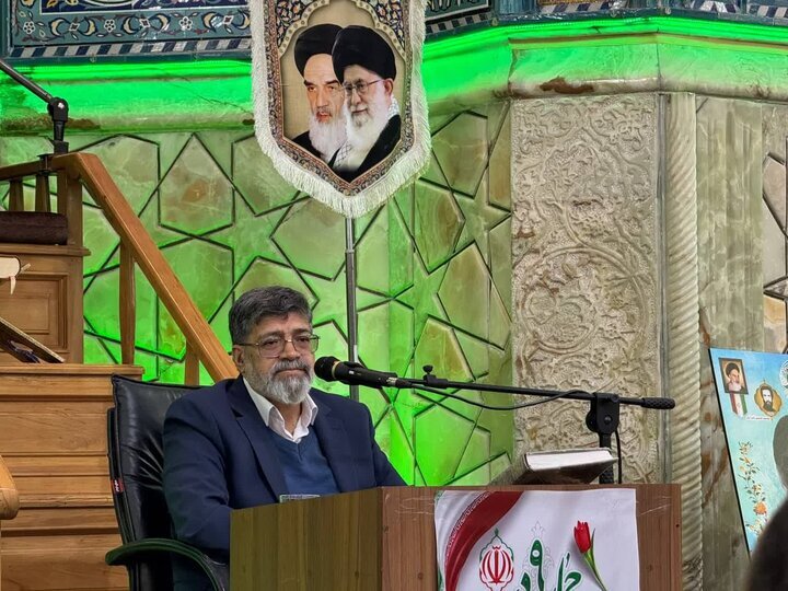 استقامت مردم، رمز ماندگاری جمهوری اسلامی است
