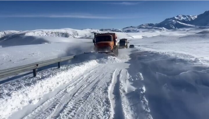 محور پیرانشهر - نقده و جاده سرچم به دلیل کولاک مسدود است