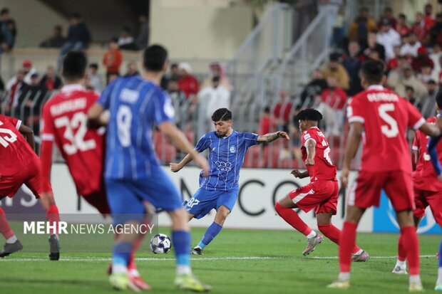 ساپینتو تقصیر را گردن چمن می‌اندازد/ هیچ تیمی از استقلال نمی‌ترسد!