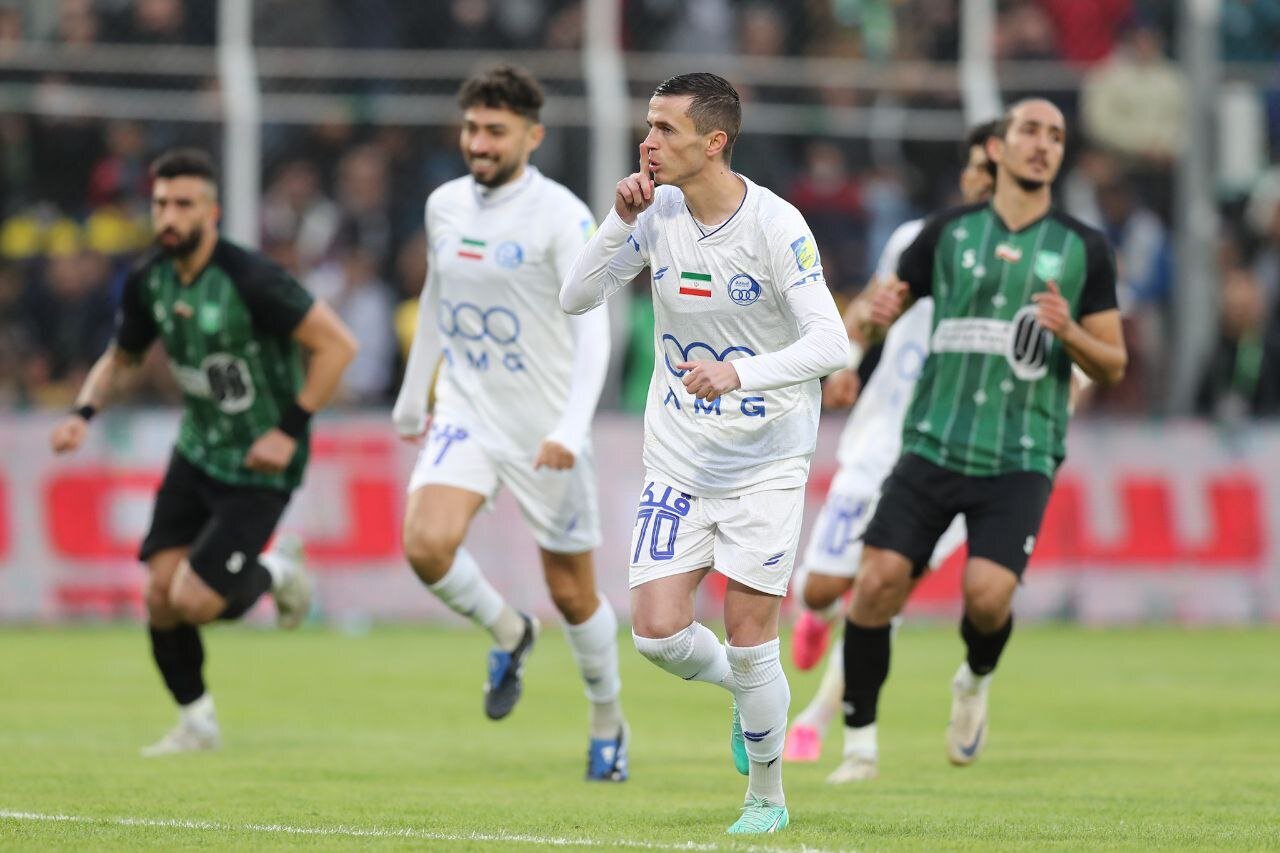 ساپینتو تقصیر را گردن چمن می‌اندازد/ هیچ تیمی از استقلال نمی‌ترسد!