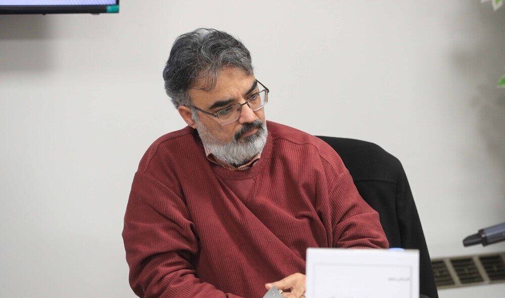 خلق احساس با کلمه، مرز اصلی ادبیات است