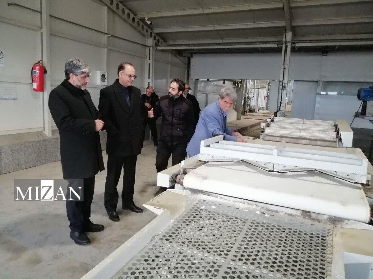 بازدید میدانی مسئولان قضایی استان آذربایجان غربی از یک واحد تولیدی صنعتی راکد در میاندوآب
