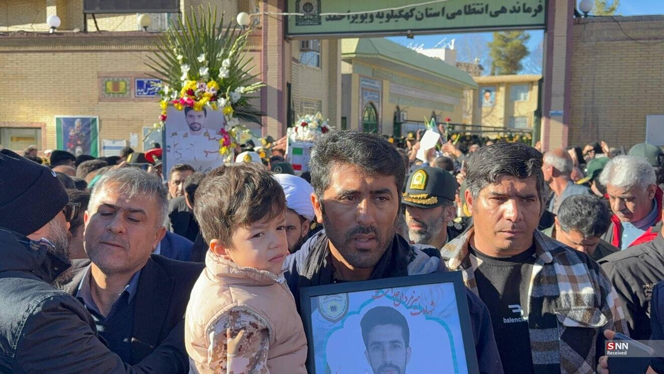 گزارش تصویری مراسم تشییع پیکر مطهر شهید ستوان یکم رحیم مجیدی مهر با حضور گسترده مردم یاسوج برگزار شد
