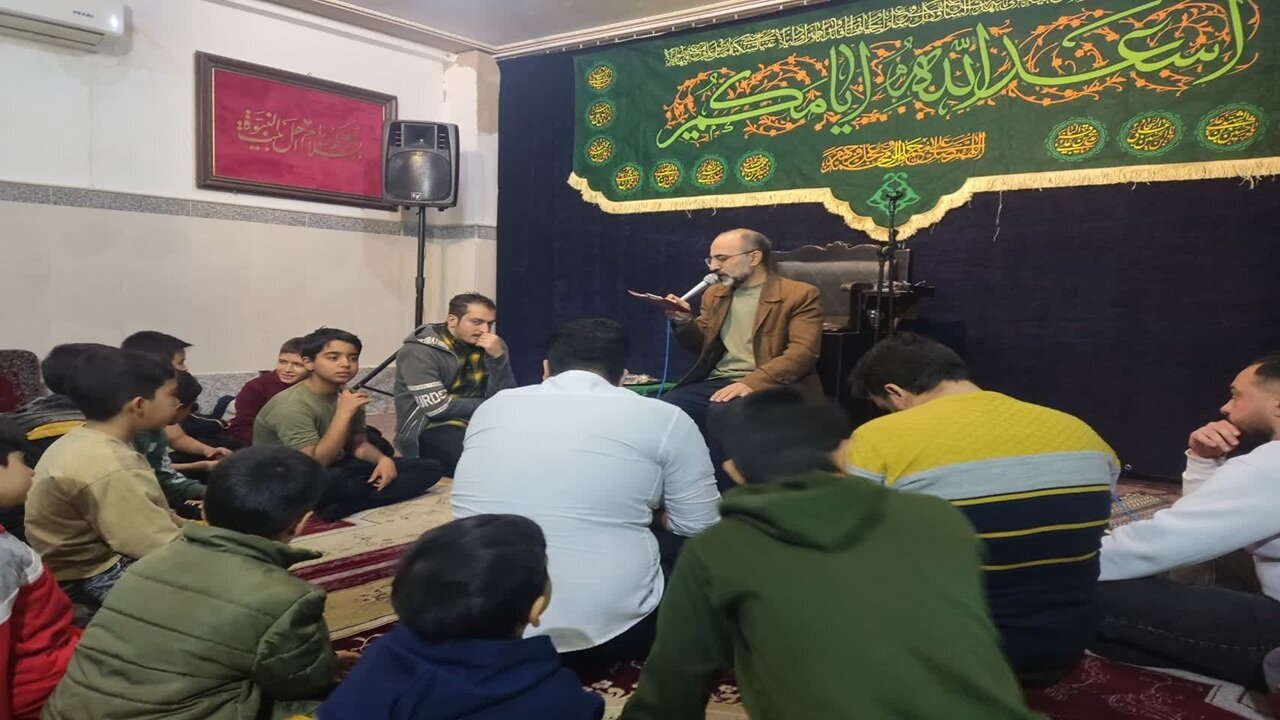 جشن و شادمانی قمیها در آستانه ولادت امام علی (ع) + فیلم و عکس