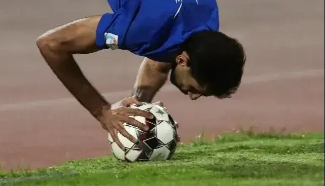 اوت‌انداز آبی‌ها قراردادش را فسخ کرد!